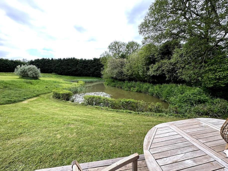 Beautiful Cabin With Pond View Steyning Esterno foto